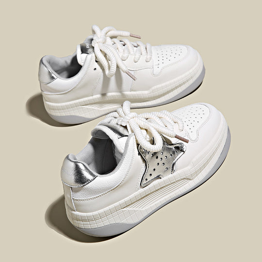 Damen Sneakers im stylischen Sportdesign mit atmungsaktiver Oberflächenstruktur und stabiler Sohle R&B