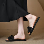 Damen Flache Sandalen mit dekorativer Blumenapplikation und komfortabler Fußbett