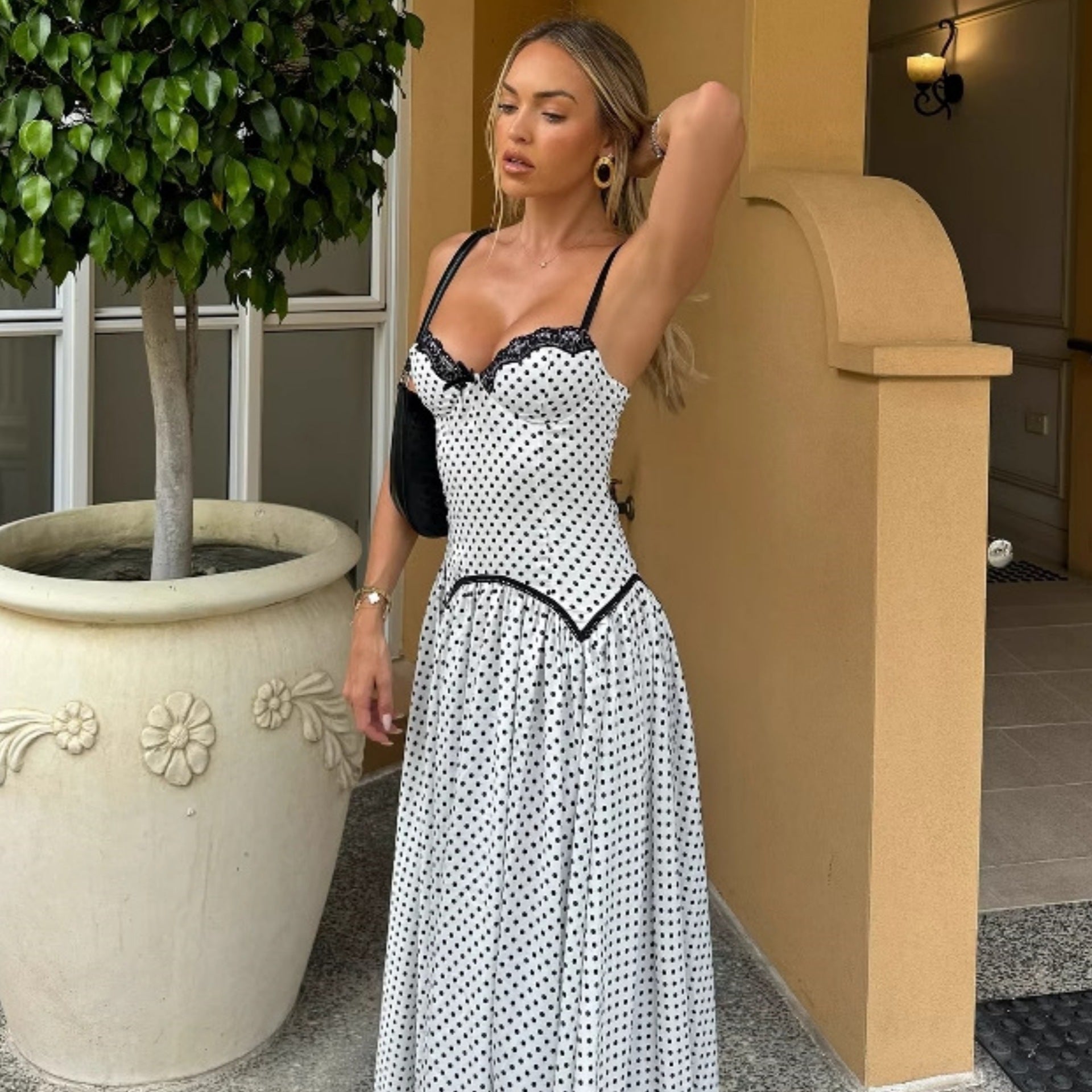 Damen Maxikleid mit gepunktetem Design und Spitzendetails R&B