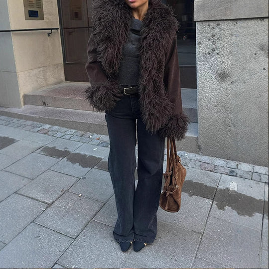 Damen lässige Kurzjacke aus plüschigem Material mit einzigartigem Schnitt R&B
