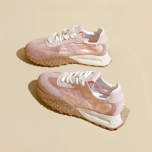 Damen Sportliche Sneakers mit glitzernden Akzenten und futuristischem Design R&B