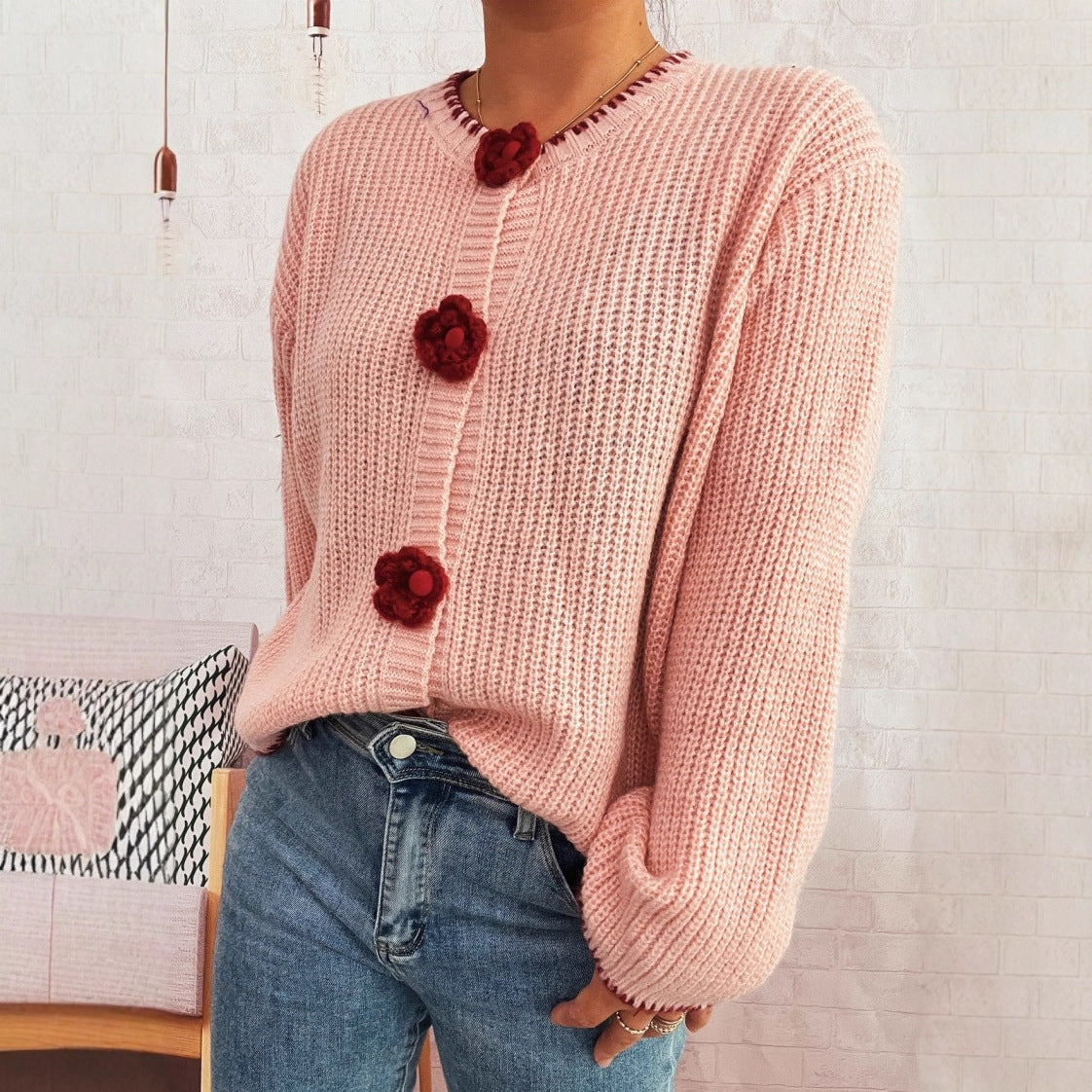 Damen Strickjacke mit floralen Knopfdetails und lässigem Schnitt R&B