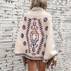 Damen Strickponcho mit buntem Navajo-Muster und fransigem Saum