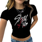 Damen Crop-T-Shirt mit kreativem Schriftzug und figurbetontem Schnitt R&B