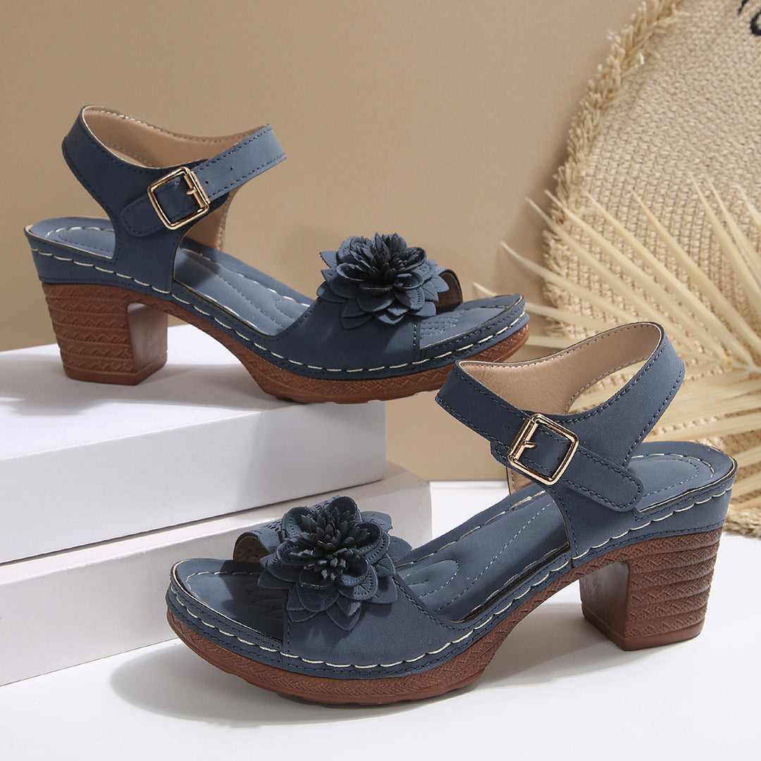 Damen modische Sandaletten mit Blumenapplikation R&B