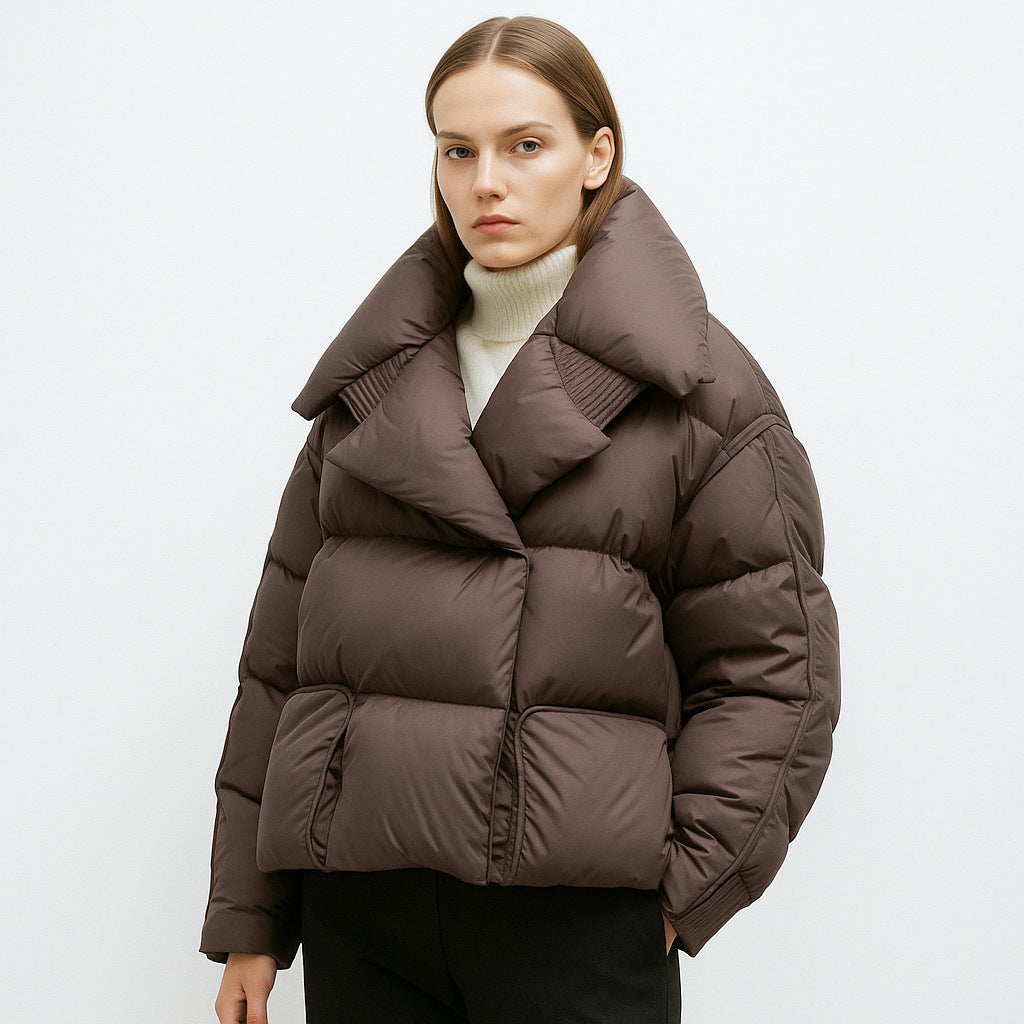 Damen modische verkürzte Steppjacke mit hoch geschlossenem Kragen und praktischen Taschen R&B