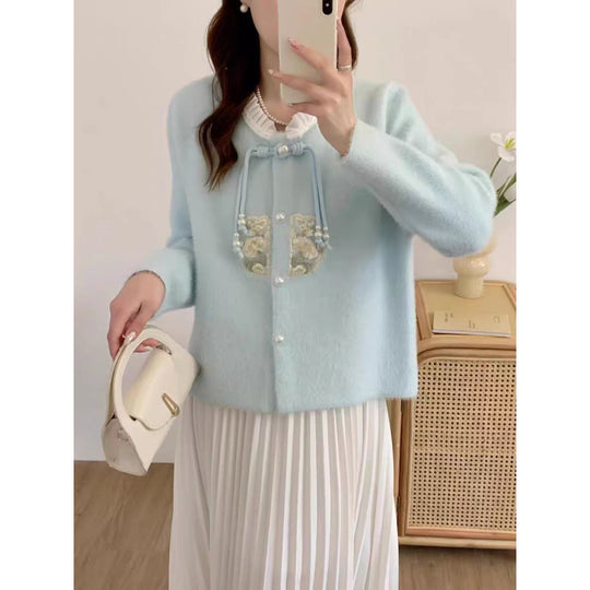 Damen Luxuriöser Strickpullover mit dekorativen Knopfdetails und Rüschen R&B