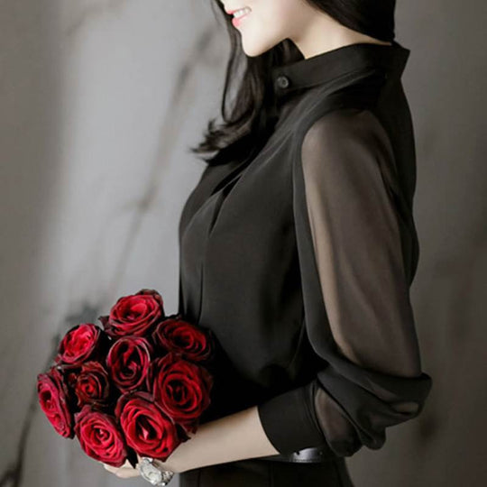 Bluse mit asymmetrischem Ausschnitt und Netzärmeln