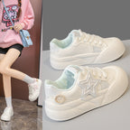 Damen Sneakers mit leichtem Profil und trendy Sternen-Details
