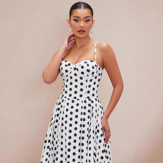 Damen Maxi-Kleid mit punktiertem Design und taillierter Passform R&B