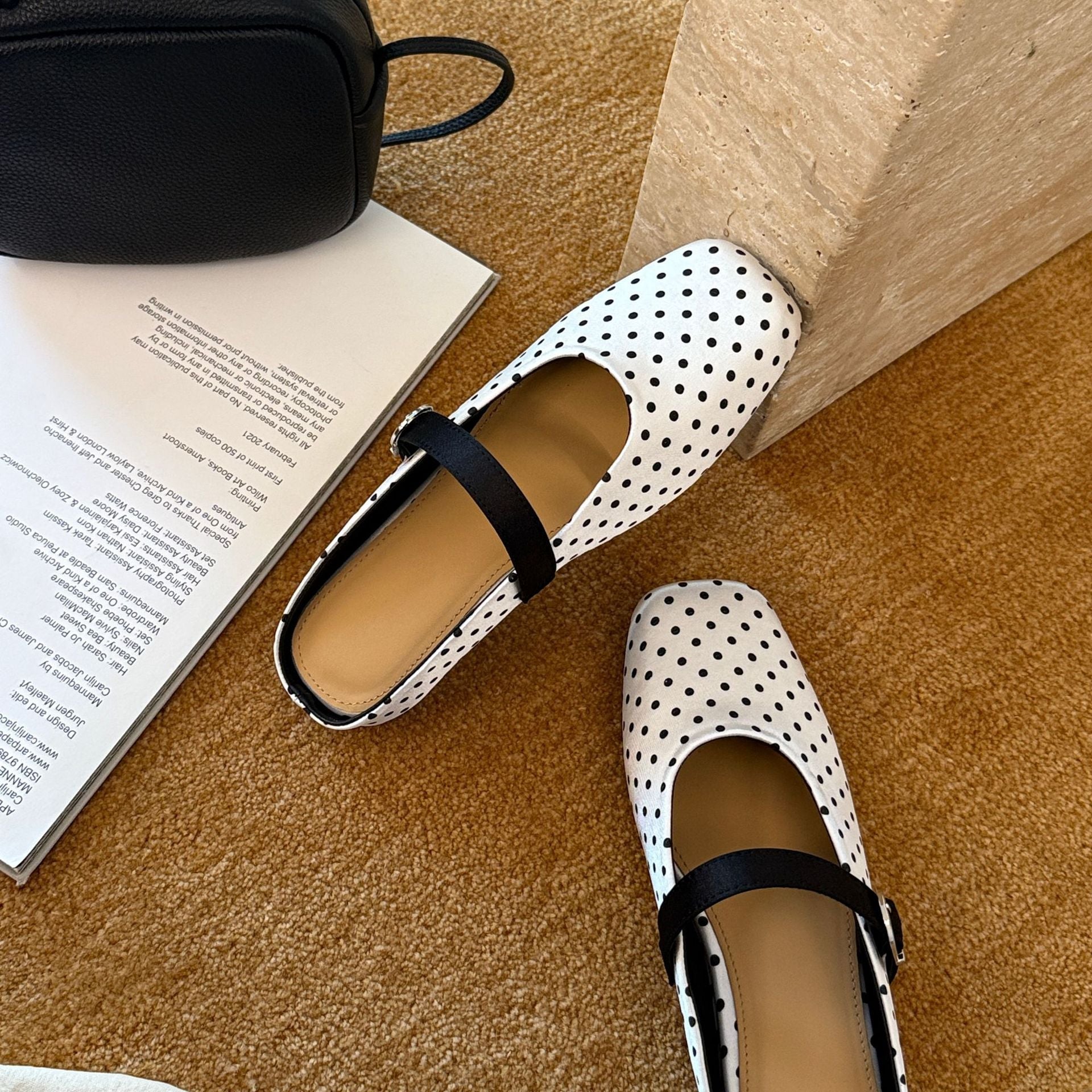Damen Komfortable Clogs mit modischem Punktenmuster und verstellbarem Riemen