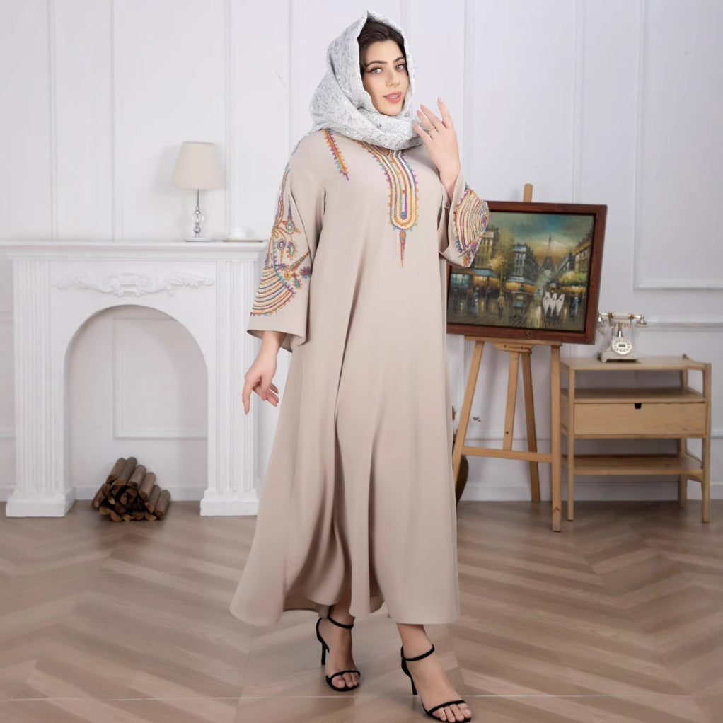 Damen Elegantes Langkleid mit traditionellem Muster und bestickten Ärmeln R&B