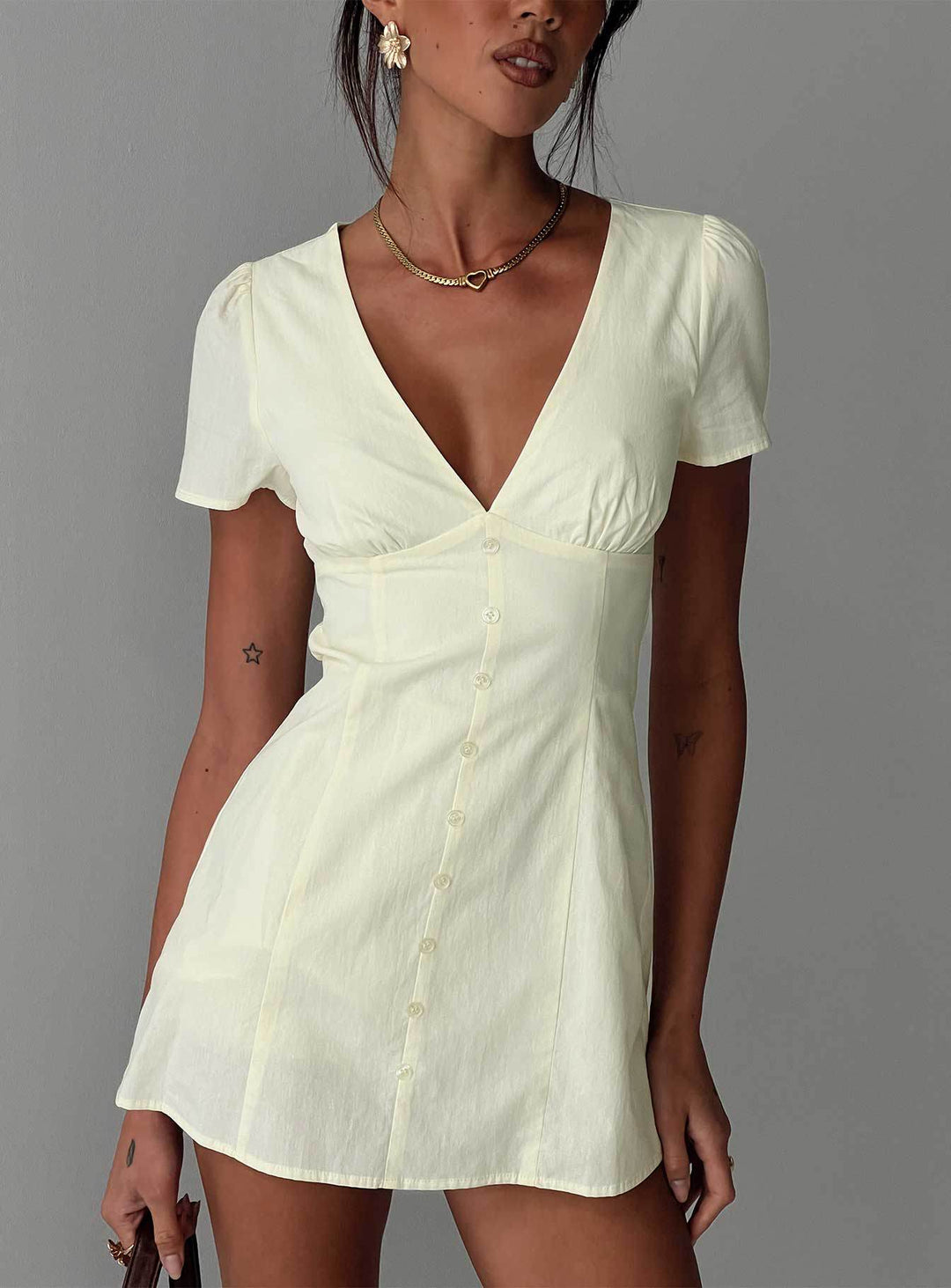 Damen Kurzärmeliges Kleid mit V-Ausschnitt und Knopfleiste R&B
