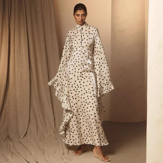 Damen Maxikleid mit auffälligen Punkten und trendigem Rüschen-Design R&B