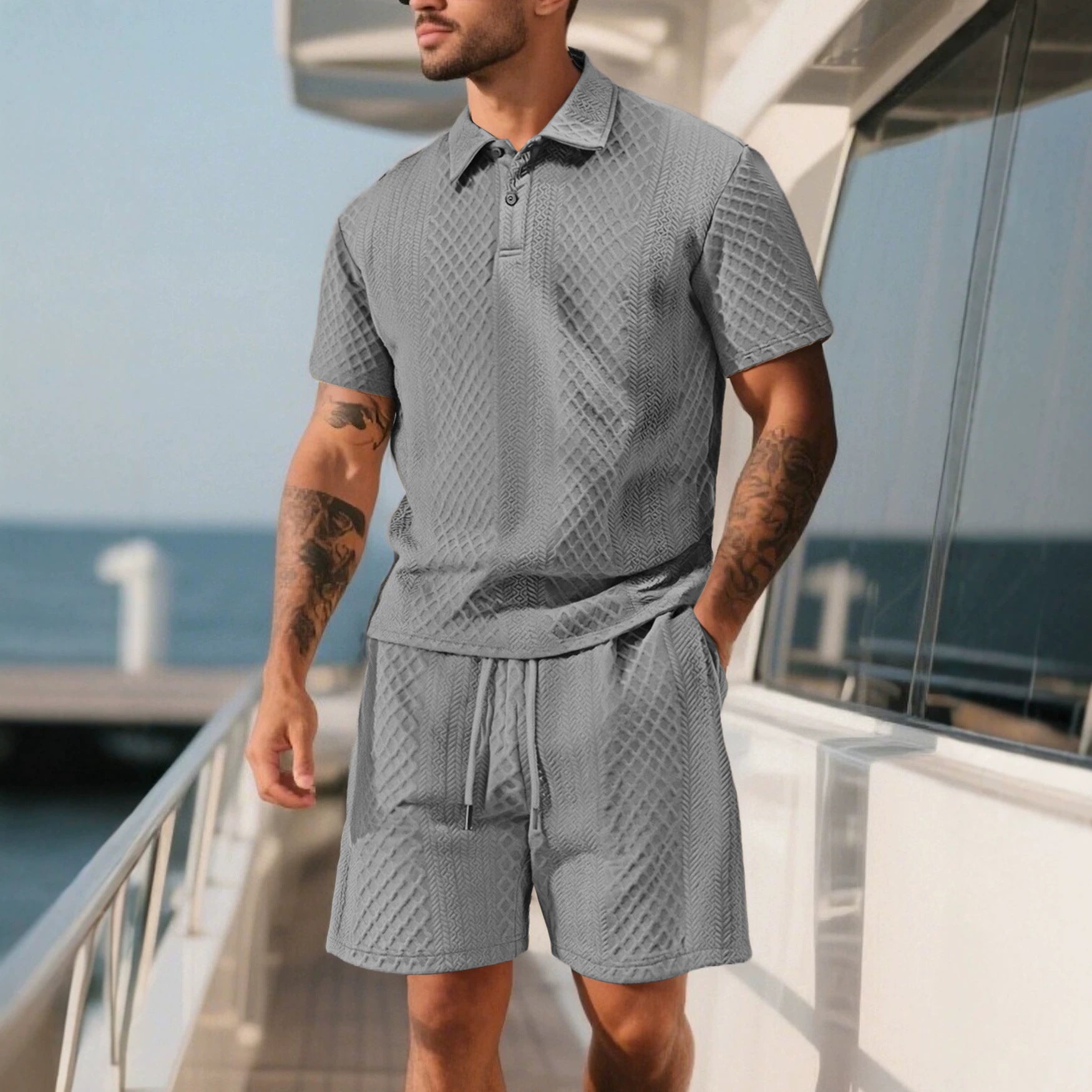 Herren nan dreidimensionales Relief-Freizeit-Set mit Polokragen, verdeckter Knopfleiste und elastischer Tunnelzugshorts R&B