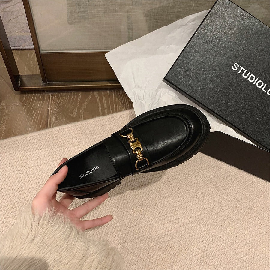 Damen Elegante Mokassins mit auffälligem Schnallenakzent
