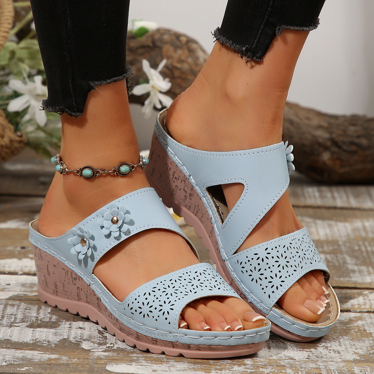Damen Bequeme Riemensandalen mit floralen Akzenten
