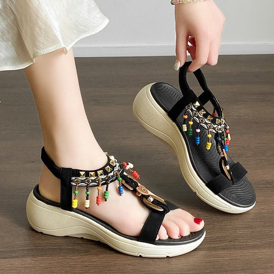 Damen trendige Sandalen mit bunten Perlenakzenten R&B