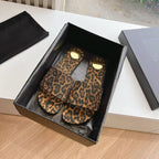 Damen Zehentrenner mit elegantem Leopardenmuster und modischem Riemendesign R&B