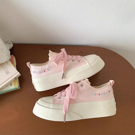 Damen Plateau-Sneaker mit floralen Applikationen und strapazierfähigem Obermaterial R&B