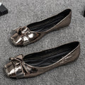 Damen Ballerinas mit elegantem Schleifenakzent und glänzender Lackoberfläche