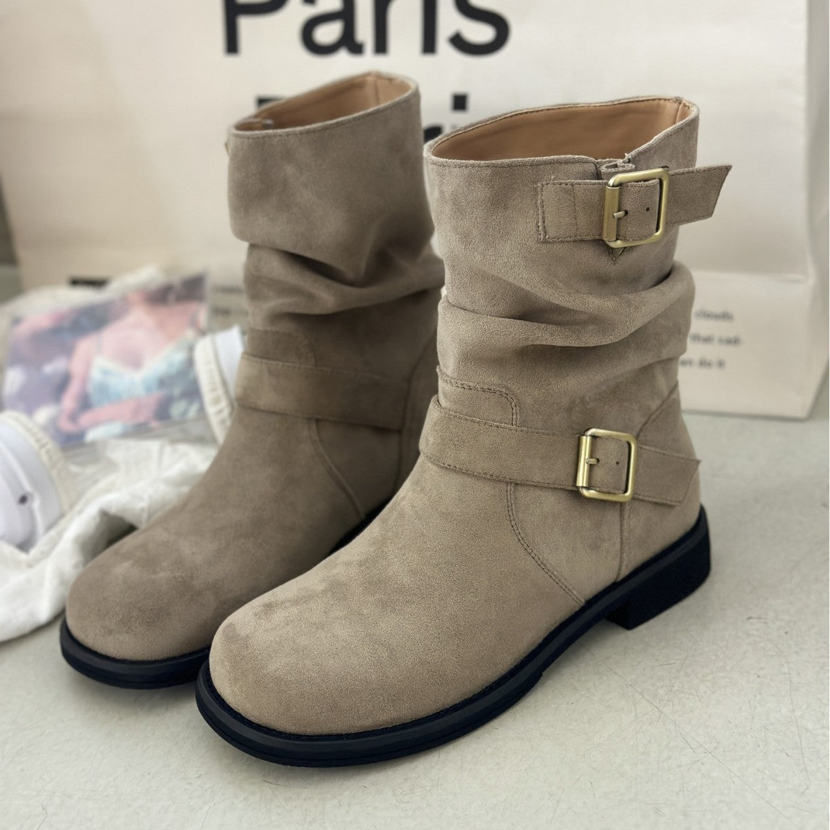 Damen modische Stiefel mit elegantem Riemen und rohem Look R&B