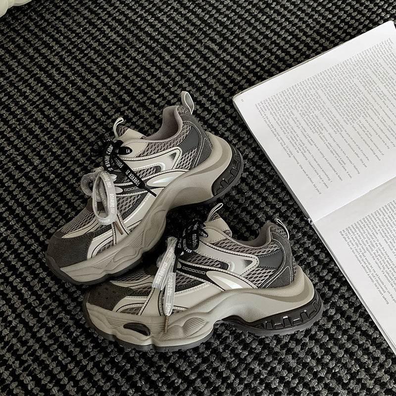 Damen Sportliche Sneakers mit innovativem Design und atmungsaktiver Obermaterialstruktur R&B