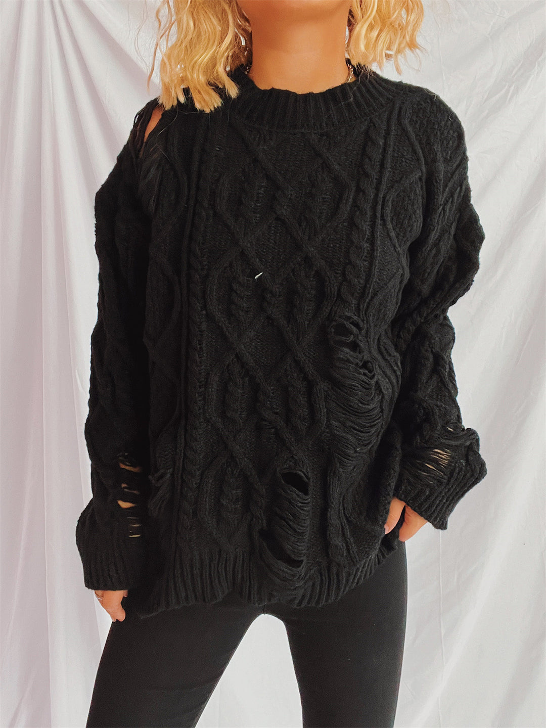 Damen Grobstrickpullover mit einzigartigem Zopfmuster und ausgefransten Details R&B