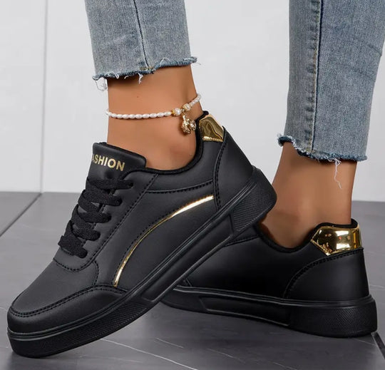 Damen nan niedrig geschnittener Kunstleder Sneaker mit holografischem Fersenbesatz R&B