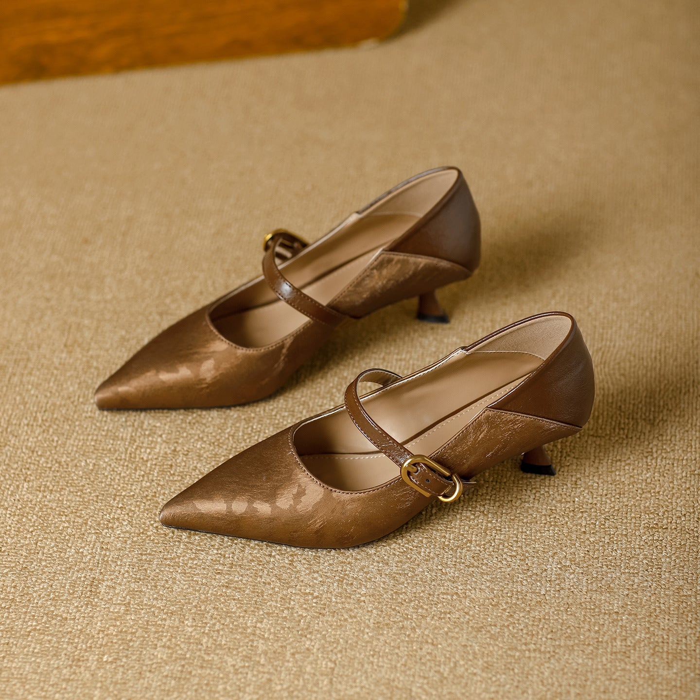 Damen Elegante Mary Jane Pumps mit dekorativem Riemen und niedrigem Absatz
