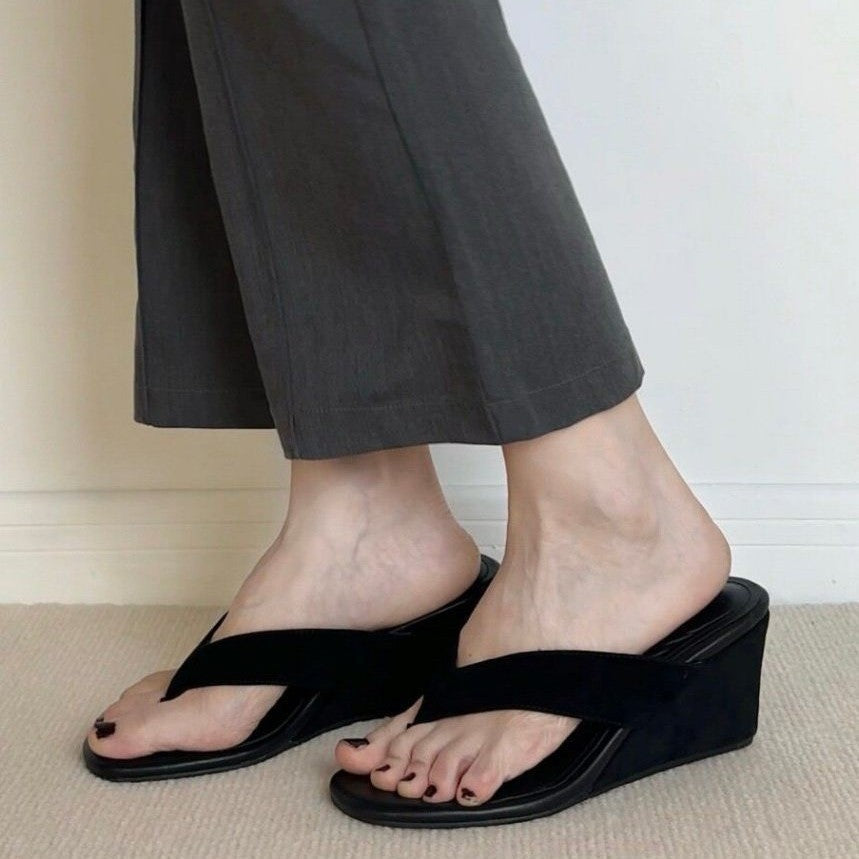 Damen Wedgesandalen mit komfortablem Fußbett und modischem Design R&B