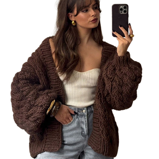 Damen Grobstrickjacke mit oversized Schnitt und eleganten Flechtmustern R&B