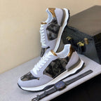 Damen Sportliche Sneakers mit robuster Wildleder-Oberfläche und modernen Designelementen R&B