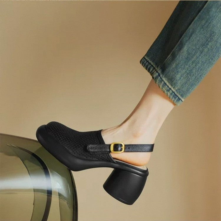 Damen Riemchen-Clogs mit perforierter Oberfläche und komfortablem Blockabsatz