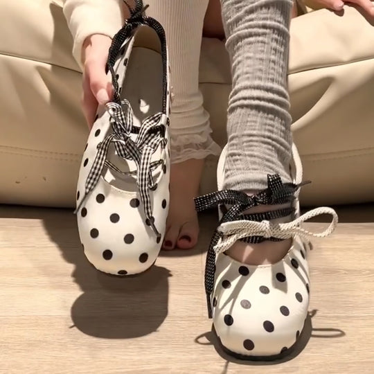 Damen Freizeit-Ballerinas mit modischem Punkte-Design und verstellbaren Schleifen R&B