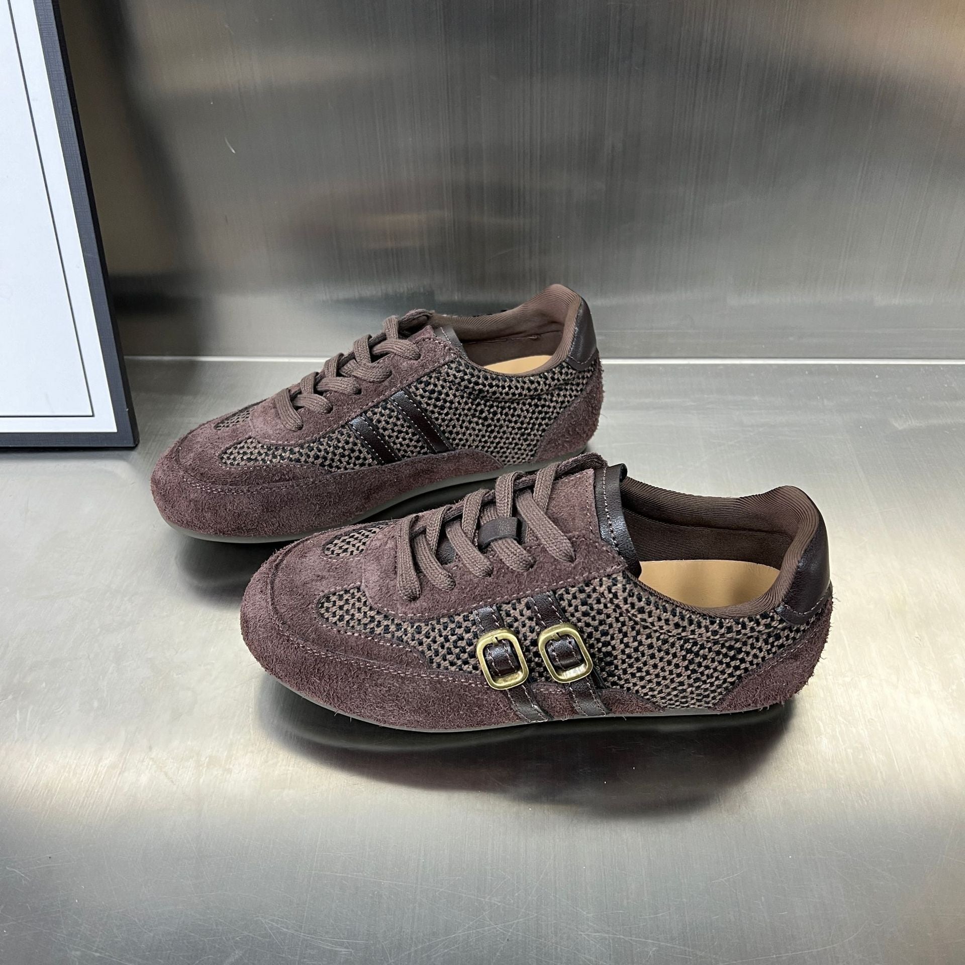 Damen Sportliche Sneakers mit elegantem Geflecht und modischem Schnallenverschluss R&B