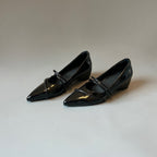 Damen elegante Ballerinas mit raffiniertem Riemchen und glänzender Lack-Oberfläche