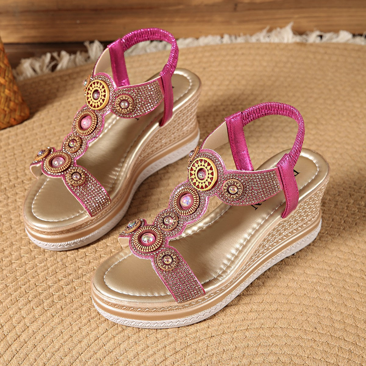 Damen Wedge-Sandalen mit glamourösem Schmuckdesign und komfortabler Sohle R&B