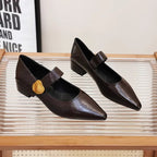 Damen elegante Pumps mit zierlichen Riemen und geschmackvoller Schließe