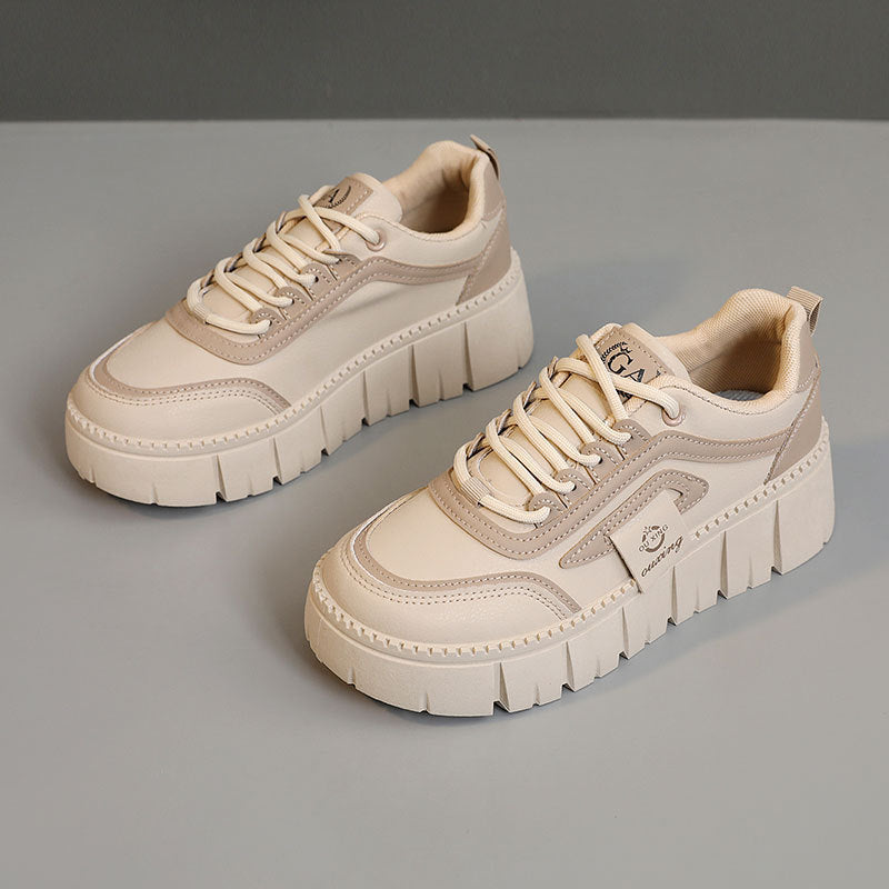 Damen Plateau Sneakers mit geschäumter Laufsohle und modernem Design R&B