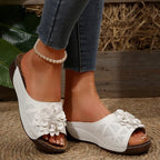 Damen modische Riemensandalen mit dekorativer Blumenapplikation R&B