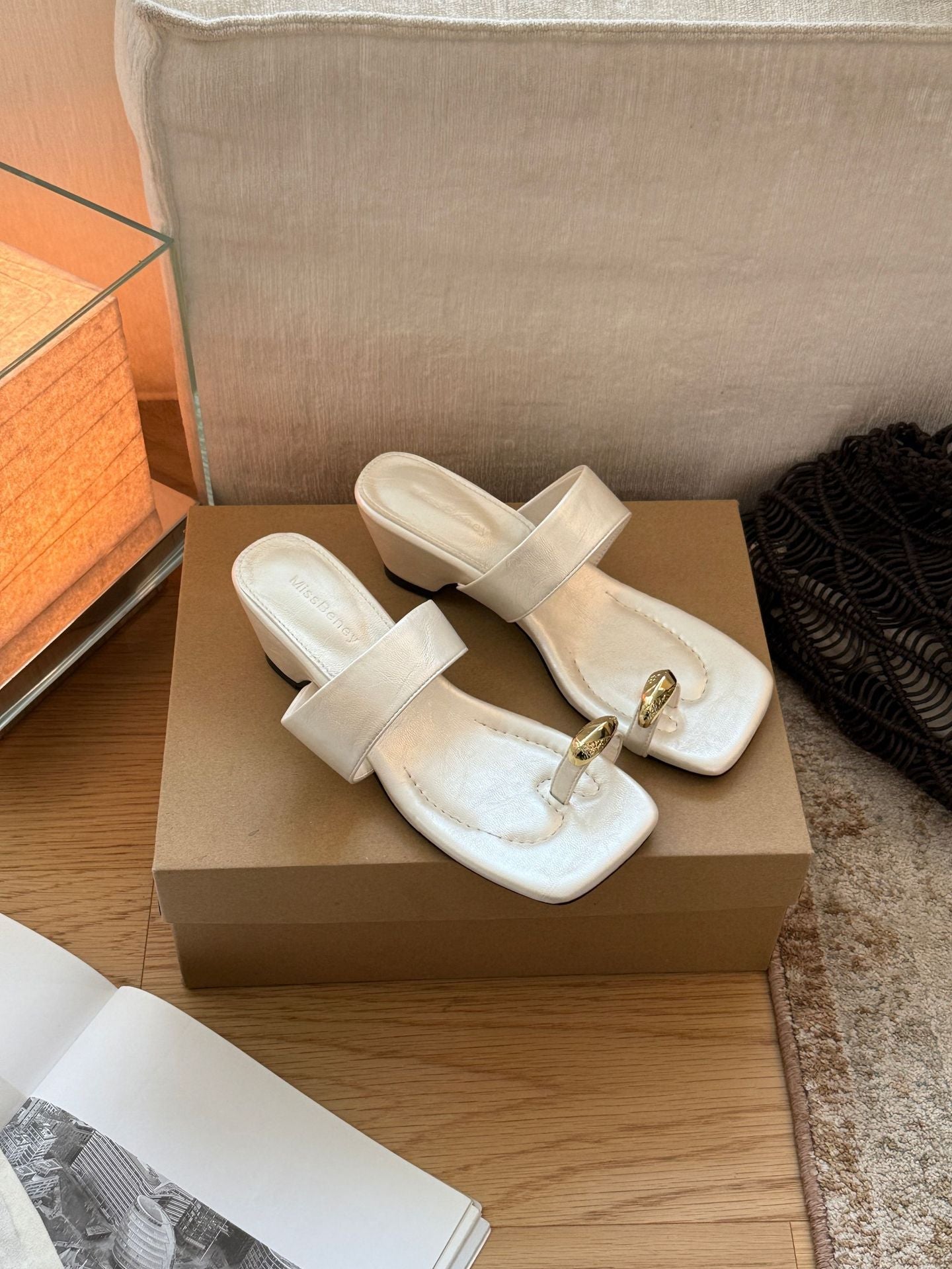 Damen Elegante und stilvolle Plateau-Sandalen mit modischen Riemen