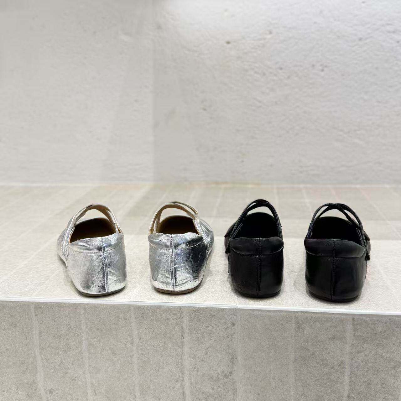 Damen Ballerinas mit verstellbarem Riemchen und elastischer Innensohle R&B