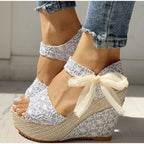 Damen Wedge-Sandalen mit dekorativem Spitzenschliff und verspielten Bändern R&B