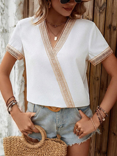 Damen Trendiges Blusenshirt mit V-Ausschnitt und Häkelverzierungen R&B