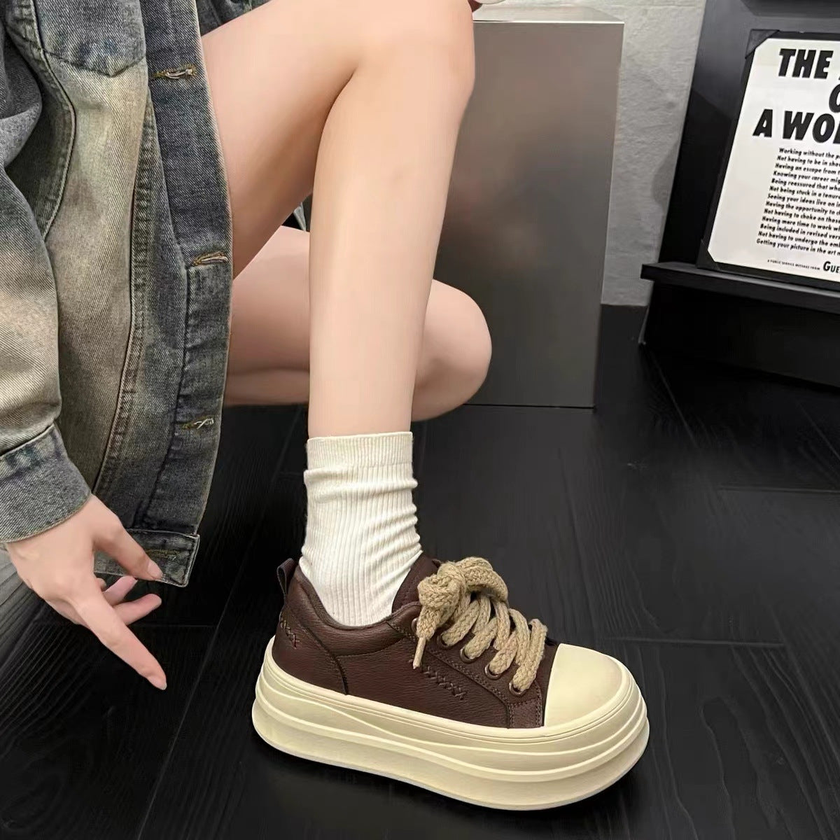 Damen modische Sneaker mit kontrastierender Sohle und elastischem Schnürsystem R&B