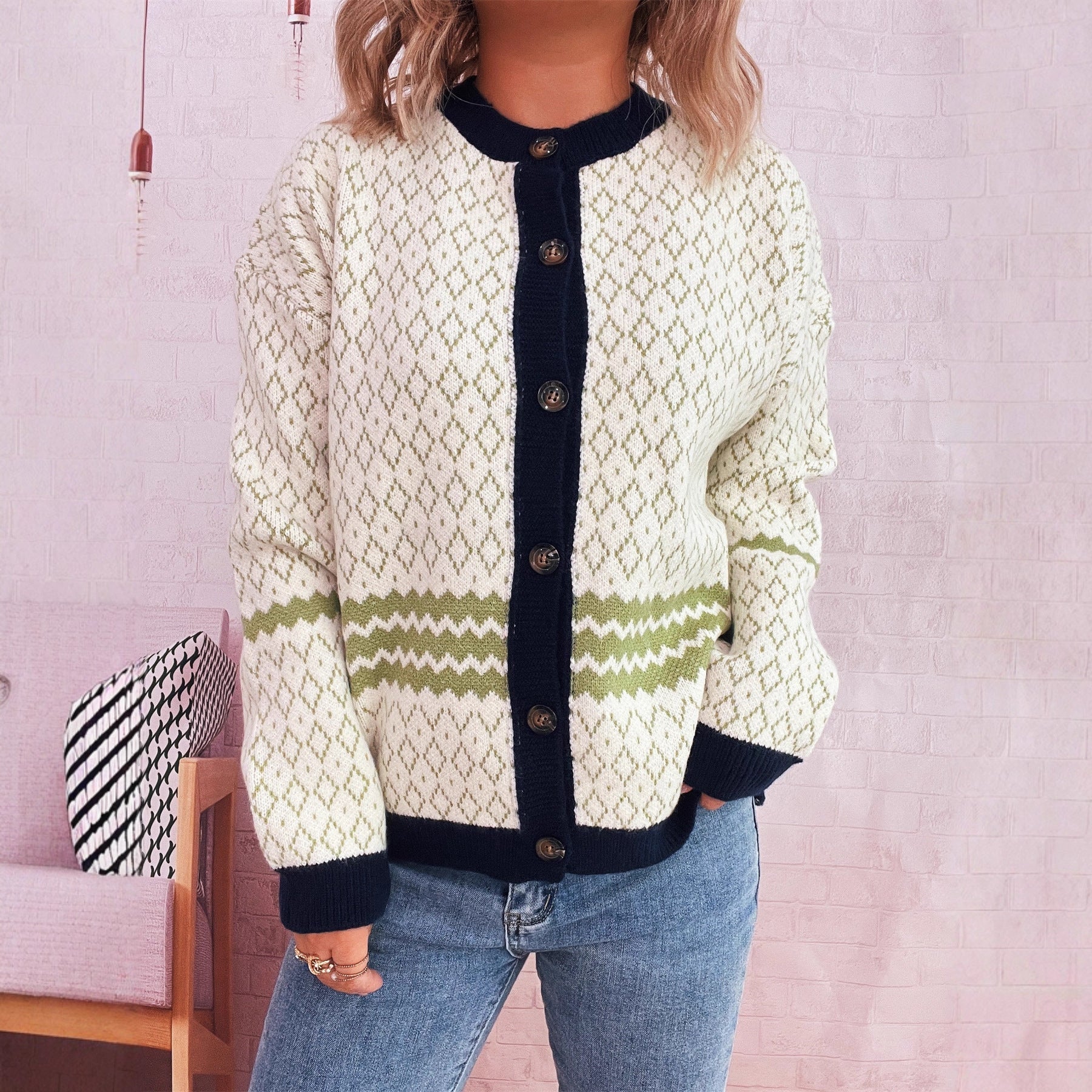 Damen Strickjacke mit vielseitigem Muster und eleganten Knopfdetails R&B