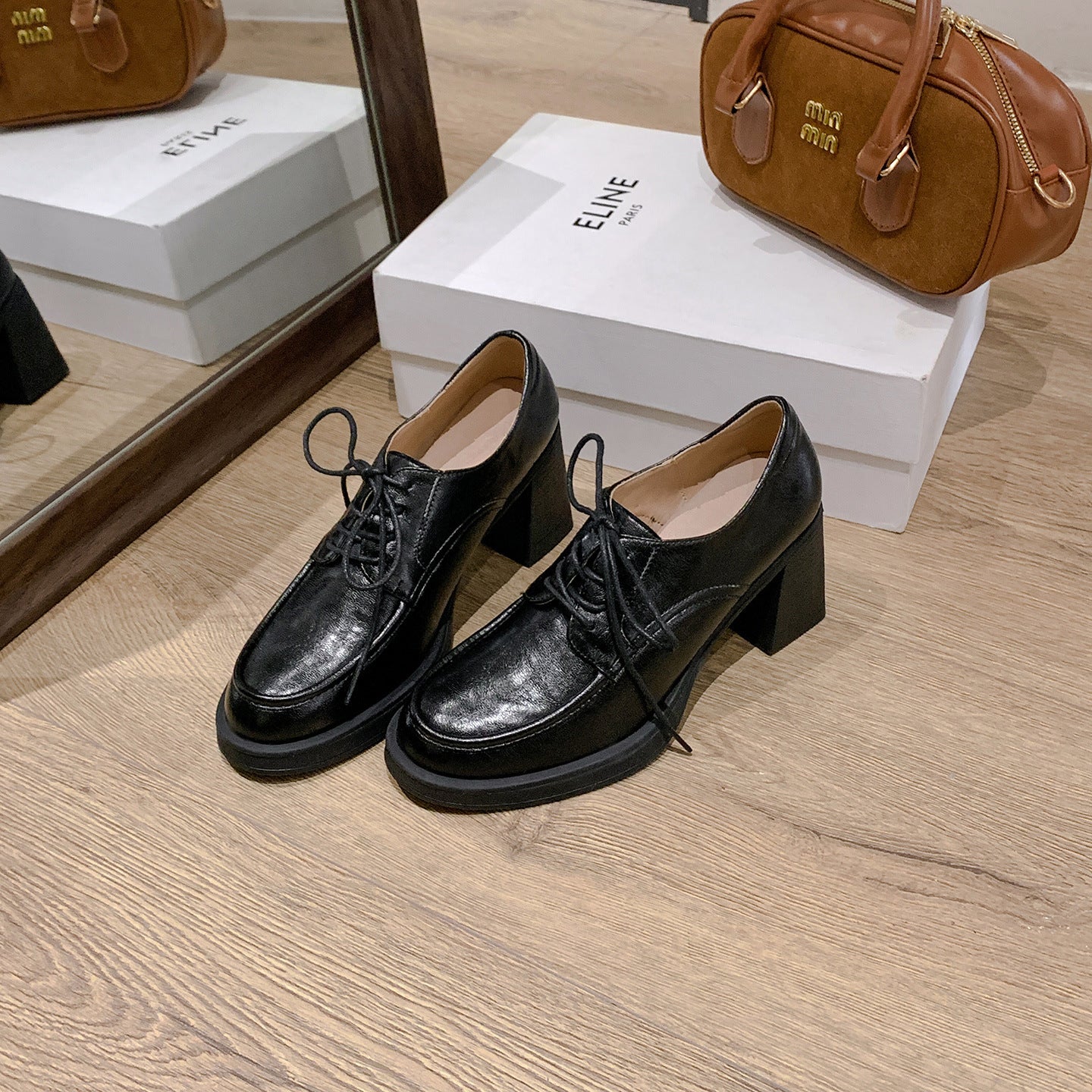 Damen Schnürschuhe mit elegantem Blockabsatz und modischem Finish