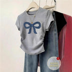 Damen Crop-T-Shirt mit figurbetontem Schnitt und R&Brnem Design R&B