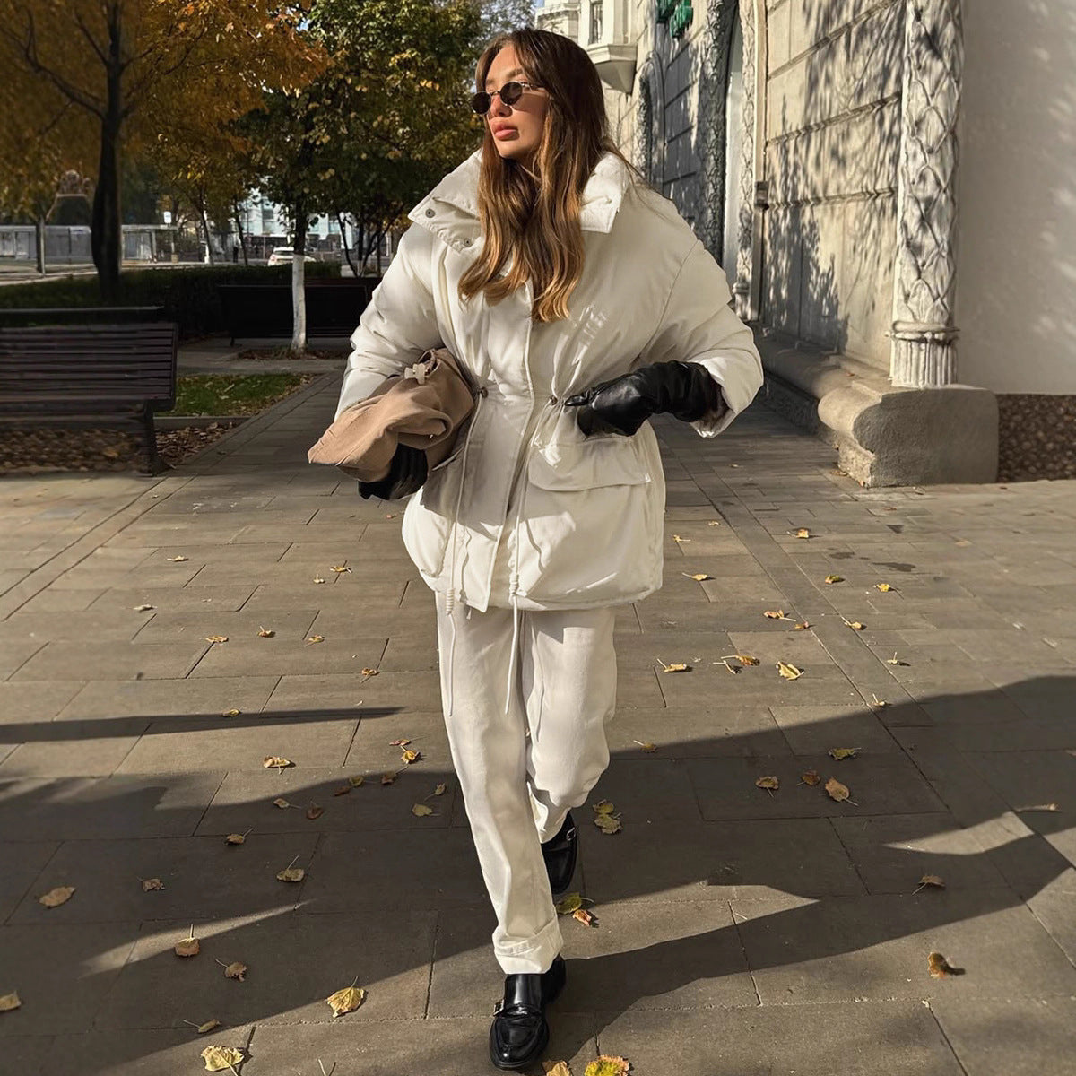 Oversized Daunenjacke Damen mit Taschen und Gürtel